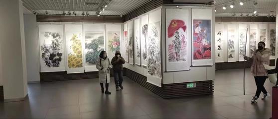 翰墨丹青颂解放，文化服务润民心——石家庄解放75周年书画展省图展区暨文化艺术咨询服务活动圆满落幕